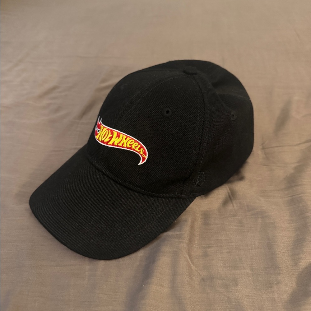 Hot Wheels Black Cap